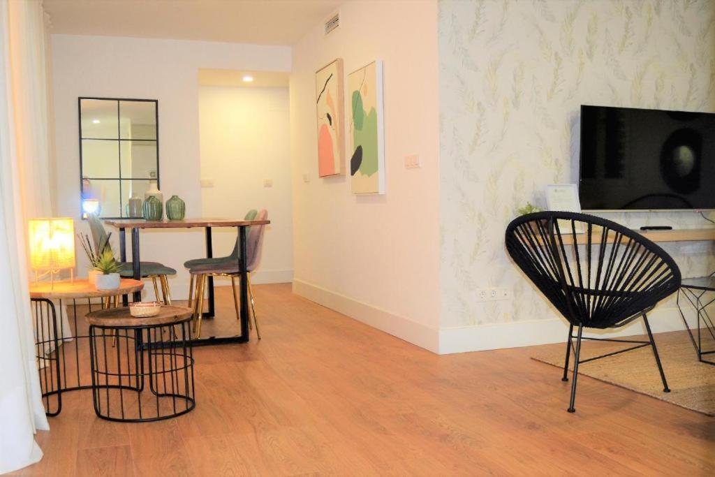 Acogedor Apartamento Junto Al Museo Picasso Lägenhet Málaga Exteriör bild