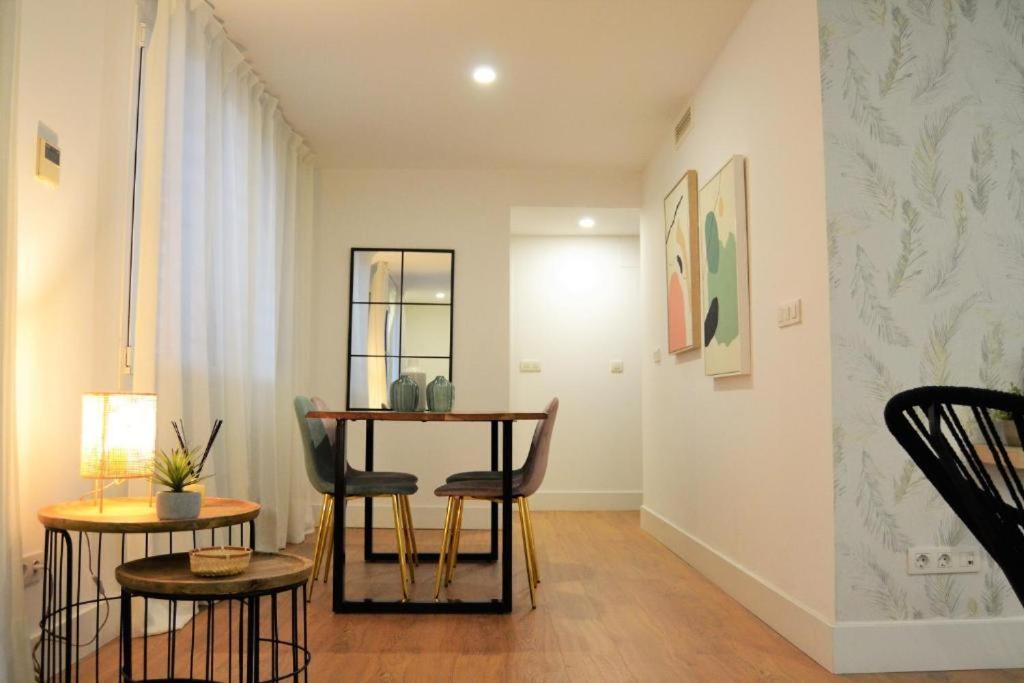 Acogedor Apartamento Junto Al Museo Picasso Lägenhet Málaga Exteriör bild